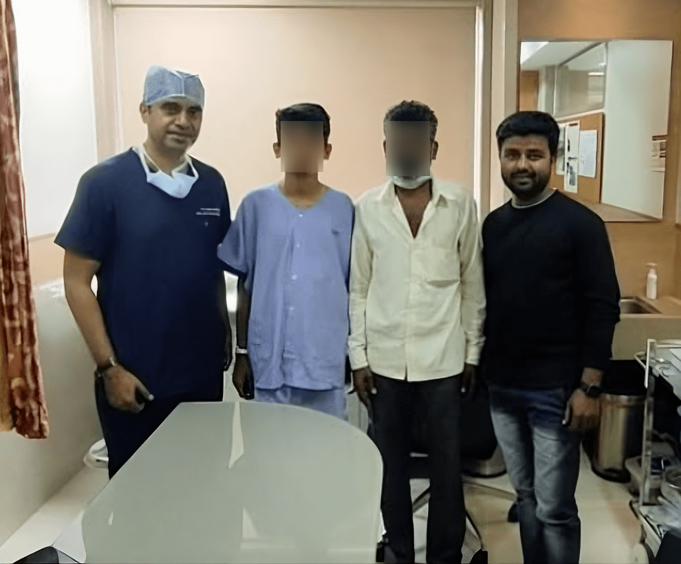 Dr. Manoj Dongare with Shubham and family after successful Lienorenal Shunt Surgery at Pune hospital